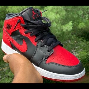 Jordan 1 Banned Mid